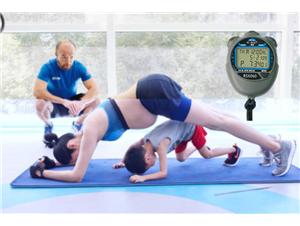 秒表记录平板支撑